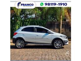 CHEVROLET - ONIX - 2017/2018 - Prata - Sob Consulta