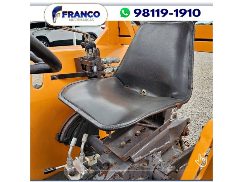 MASSEY FERGUSON - TRATOR 235 - 1989/1989 - Amarela - R$ 49.900,00