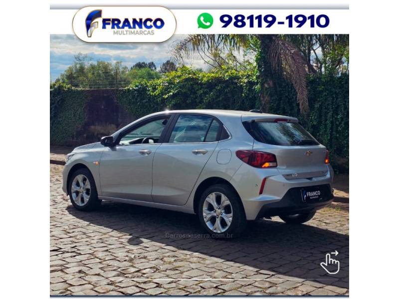 CHEVROLET - ONIX - 2021/2022 - Prata - Sob Consulta