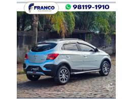 CHEVROLET - ONIX - 2017/2018 - Prata - Sob Consulta