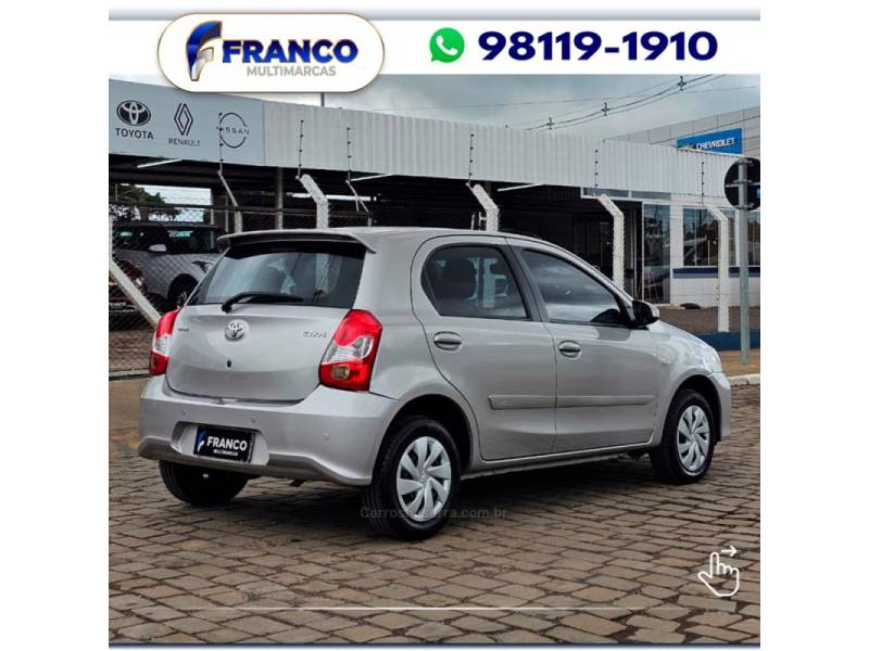 TOYOTA - ETIOS - 2017/2018 - Prata - Sob Consulta
