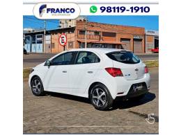 CHEVROLET - ONIX - 2017/2018 - Branca - Sob Consulta