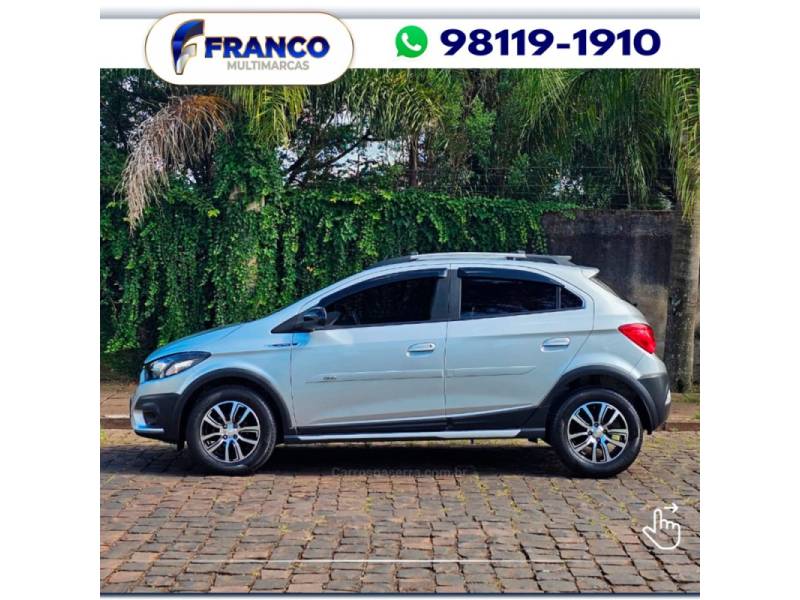 CHEVROLET - ONIX - 2017/2018 - Prata - Sob Consulta