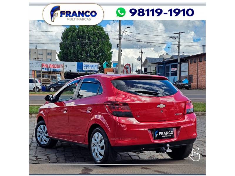 CHEVROLET - ONIX - 2013/2014 - Vermelha - Sob Consulta