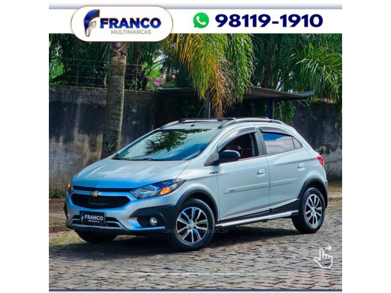 CHEVROLET - ONIX - 2017/2018 - Prata - Sob Consulta