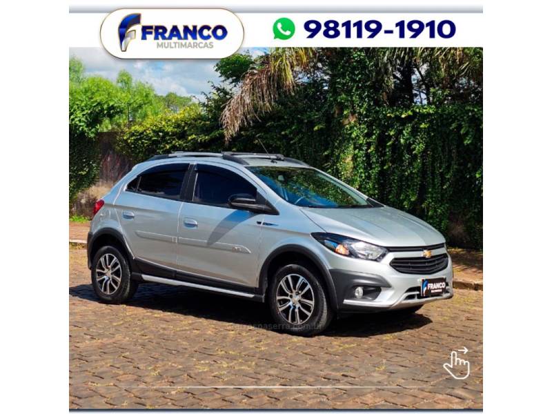 CHEVROLET - ONIX - 2017/2018 - Prata - Sob Consulta