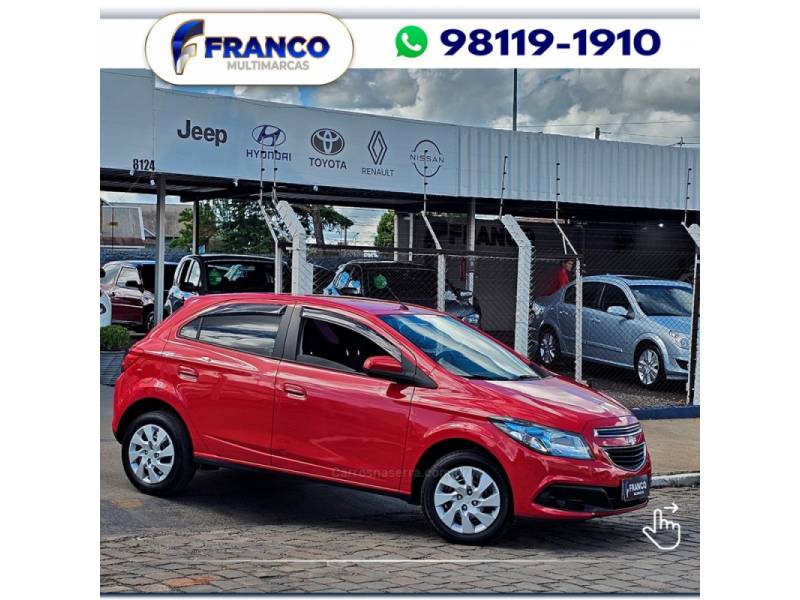 CHEVROLET - ONIX - 2013/2014 - Vermelha - Sob Consulta