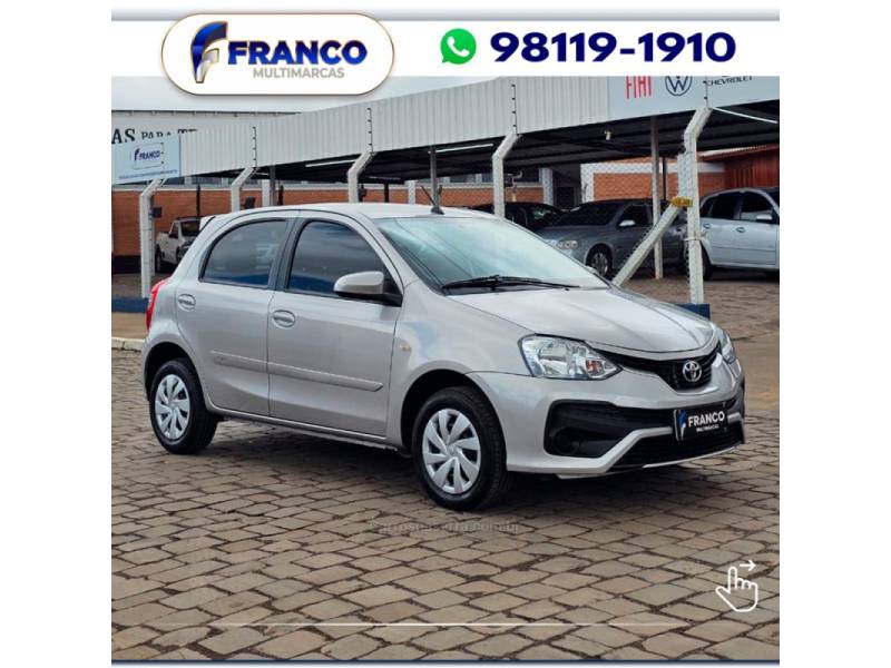 TOYOTA - ETIOS - 2017/2018 - Prata - Sob Consulta